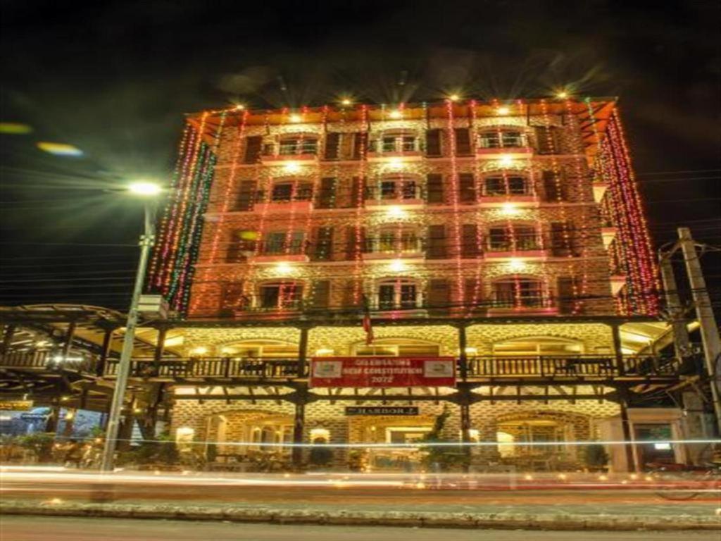 Glacier Hotel & Spa Pokhara Exterior photo